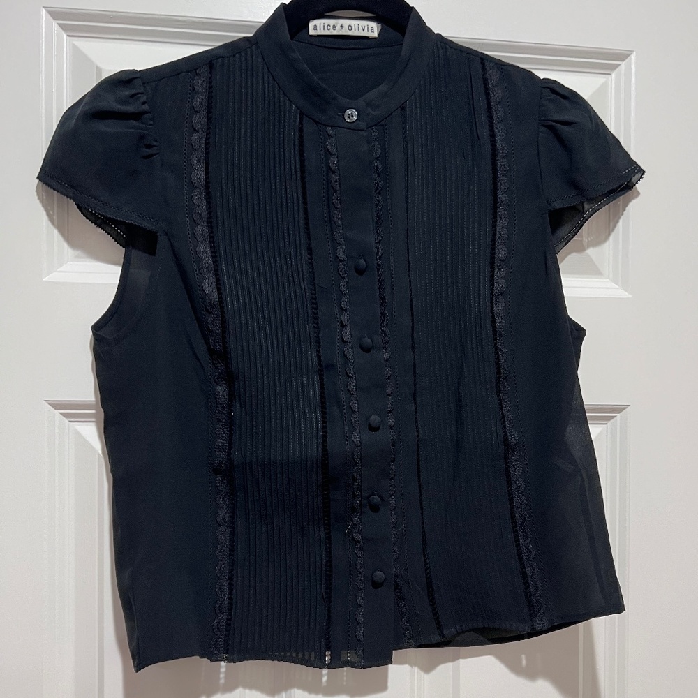 Alice + Olivia Short Sleeve Blouse